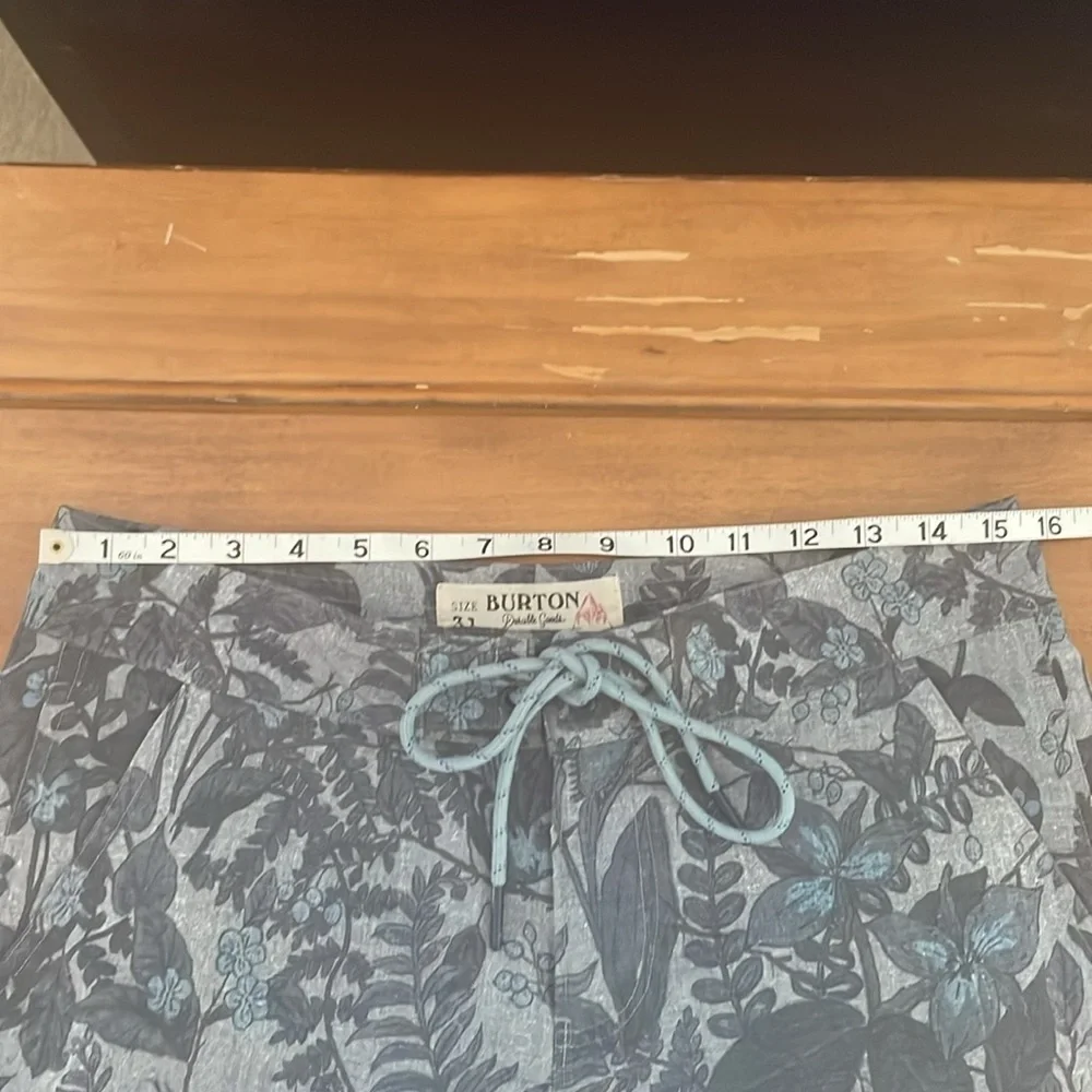Burton Board Shorts Size 31